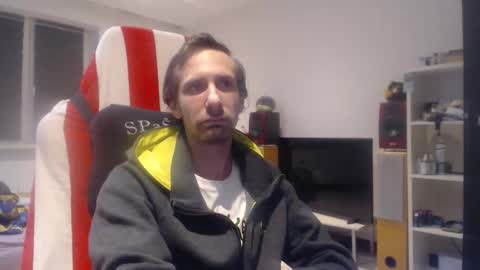 Snapshot of annumaker chatting on April 2026 01:39:01 AM LoyalDog online show from April 2026 01:39:01 AM