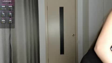 anny_leps online show from November 2025 12:30:01 PM