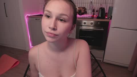 Anna online show from February 2025 09:43:01 AM