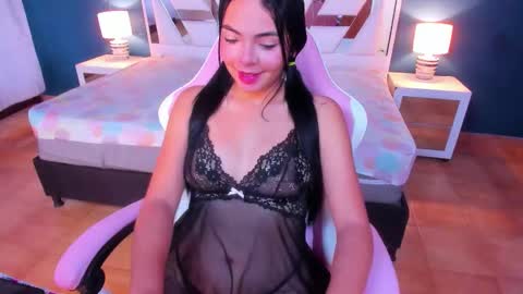 Snapshot of anny_petiitee chatting on October 2025 12:06:01 PM anny online show from October 2025 12:06:01 PM
