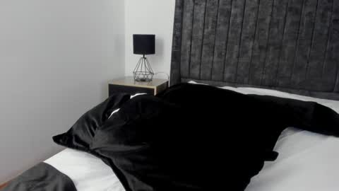 Snapshot of annybombastic chatting on March 2026 11:31:02 PM Anny online show from March 2026 11:31:02 PM