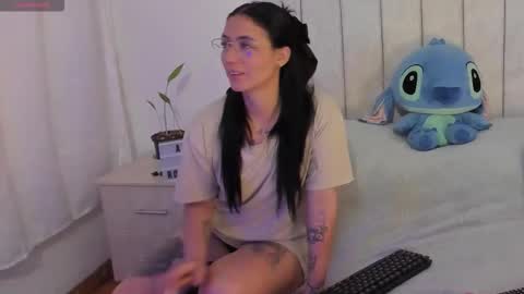 Anny online show from November 2025 10:24:01 PM