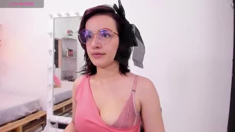 Anny online show from November 2025 04:36:01 PM