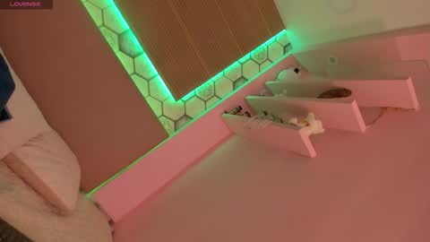 Gaby online show from November 2025 10:04:02 AM