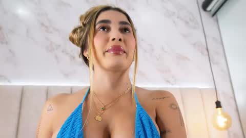 Snapshot of annyy_rosse chatting on March 2026 05:22:01 AM ANNYY online show from March 2026 05:22:01 AM