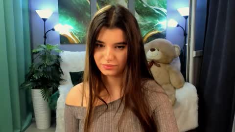 Anora online show from September 2025 06:30:01 PM