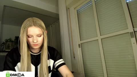 Sexy Ladybug online show from February 2025 02:10:02 PM