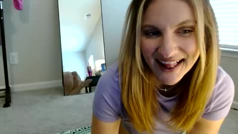 Snapshot of ansleypage chatting on February 2026 06:15:02 PM heyitsansley online show from February 2026 06:15:02 PM