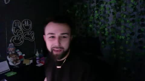 Snapshot of anthonym3 chatting on December 2025 01:49:01 PM Ant online show from December 2025 01:49:01 PM