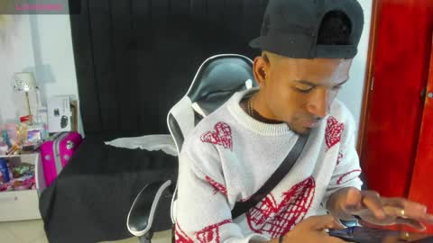Snapshot of anthoy_wayans chatting on March 2026 12:43:01 AM online show from March 2026 12:43:01 AM