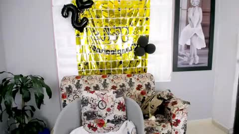 Snapshot of antonella_mcry chatting on July 2026 01:17:01 PM antonella online show from July 2026 01:17:01 PM