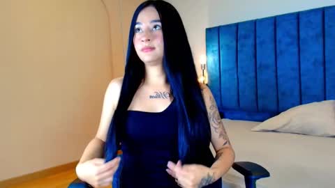 Snapshot of antonella_prada_ chatting on February 2026 04:01:02 AM antonella online show from February 2026 04:01:02 AM