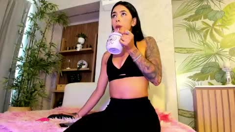 Snapshot of antonella_rossi24 chatting on April 2026 08:04:02 PM Antonella Rossi online show from April 2026 08:04:02 PM