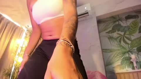 Snapshot of antonella_rossi24 chatting on May 2026 08:25:01 PM Antonella Rossi online show from May 2026 08:25:01 PM
