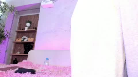 Snapshot of antonella_rossi24 chatting on May 2026 08:02:02 PM Antonella Rossi online show from May 2026 08:02:02 PM