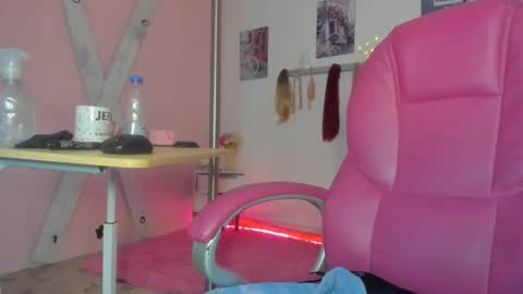 Snapshot of antonellakling_ chatting on February 2025 12:00:02 PM ANTONELLA online show from February 2025 12:00:02 PM