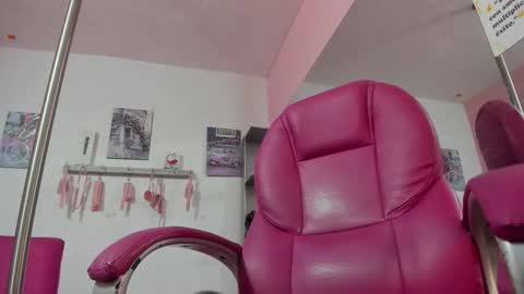 Snapshot of antonellakling_ chatting on October 2025 11:40:01 AM ANTONELLA online show from October 2025 11:40:01 AM