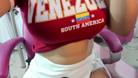 Snapshot of antonellakling_ chatting on October 2025 10:53:02 PM ANTONELLA online show from October 2025 10:53:02 PM