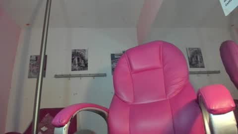 Snapshot of antonellakling_ chatting on November 2025 01:00:01 PM ANTONELLA online show from November 2025 01:00:01 PM