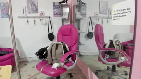 Snapshot of antonellakling_ chatting on February 2026 01:07:01 PM ANTONELLA online show from February 2026 01:07:01 PM