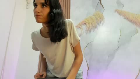antonellarossi_os online show from April 2026 11:05:01 PM