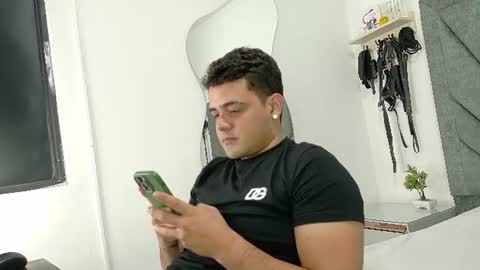 Snapshot of antonellarossi_os chatting on June 2026 01:52:02 AM antonellarossi_os online show from June 2026 01:52:02 AM