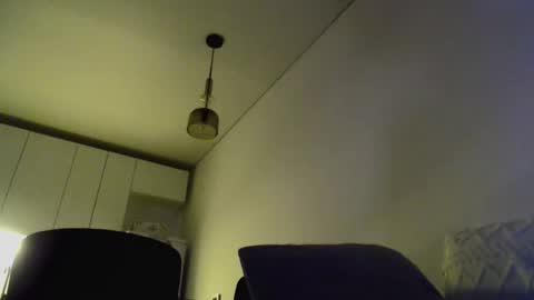 antonni_ online show from November 2025 09:01:01 AM