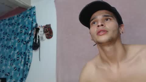 karol y antony online show from December 2024 02:01:02 AM