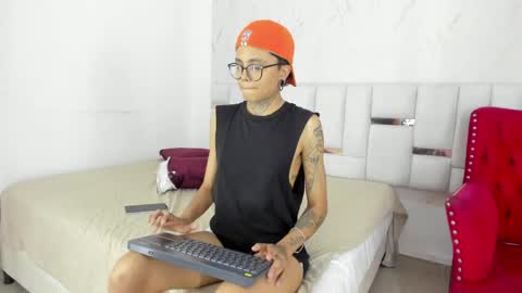 Snapshot of antony_d_ossa chatting on May 2026 01:56:01 AM antony_d_ossa online show from May 2026 01:56:01 AM