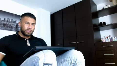 Snapshot of antonydangelo chatting on January 2025 11:44:02 PM ANTONY D ANGELO online show from January 2025 11:44:02 PM