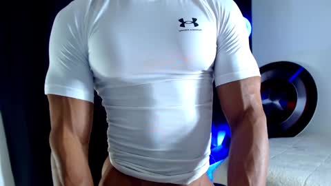 Instagram miguelangel1802  online show from October 2025 05:24:02 PM