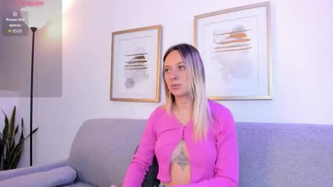 Snapshot of anttoniia chatting on January 2026 02:43:01 PM Antonia online show from January 2026 02:43:01 PM