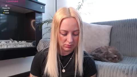 Snapshot of anttoniia chatting on February 2026 05:18:02 PM Antonia online show from February 2026 05:18:02 PM