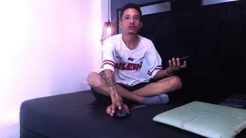 Snapshot of anxiuos_miller chatting on May 2026 05:05:02 AM anxiuos miller online show from May 2026 05:05:02 AM
