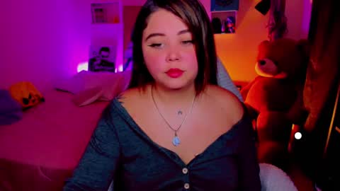   Independent model  online show from March 2025 02:36:02 AM