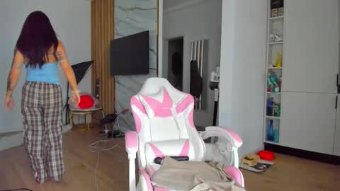 Anya online show from March 2026 06:26:01 AM