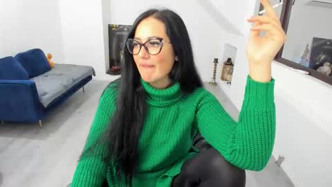 Anya online show from December 2025 05:03:02 AM