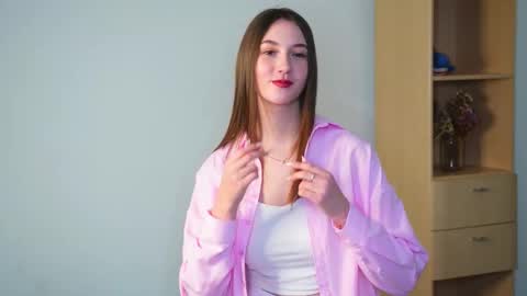 Emely online show from February 2026 01:19:02 PM