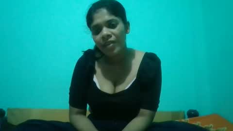 Snapshot of apa142817 chatting on May 2026 04:01:01 PM Aparalux online show from May 2026 04:01:01 PM