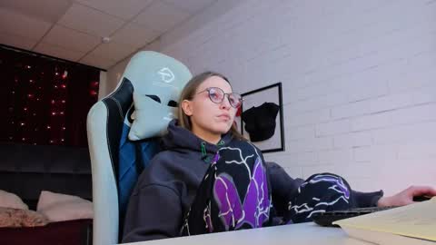 APHEX QUEEN online show from February 2025 08:21:01 PM