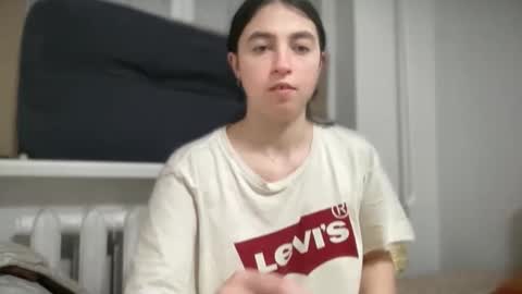 aphr0dite22 online show from March 2026 07:18:02 PM