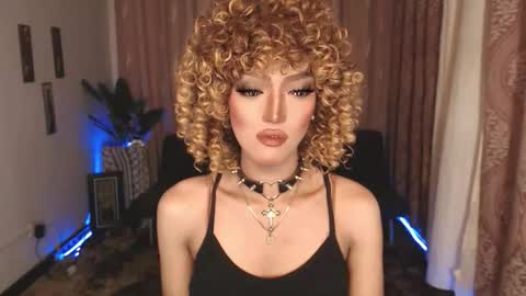 Snapshot of aphrodite_may chatting on September 2025 08:10:02 PM kathryn online show from September 2025 08:10:02 PM