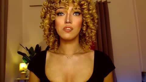 Snapshot of aphrodite_may chatting on March 2026 06:24:01 PM kathryn online show from March 2026 06:24:01 PM