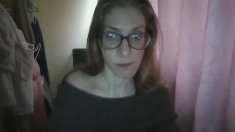 Snapshot of aphrodity_rox chatting on May 2026 04:23:01 PM Aphrodity Rox online show from May 2026 04:23:01 PM