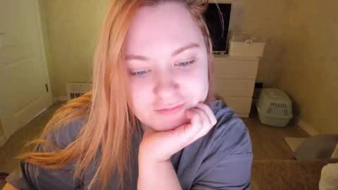 Snapshot of appleyummybuns chatting on February 2026 10:33:02 AM appleyummybuns online show from February 2026 10:33:02 AM