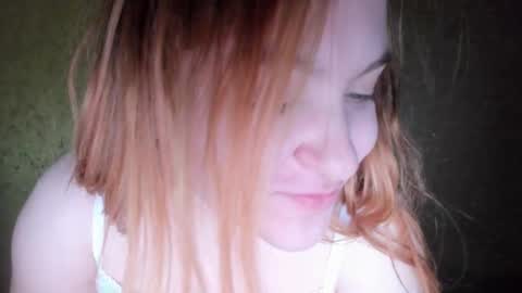 Snapshot of appleyummybuns chatting on March 2026 06:19:02 AM appleyummybuns online show from March 2026 06:19:02 AM