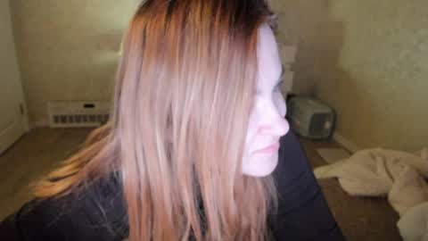 Snapshot of appleyummybuns chatting on March 2026 03:41:02 AM appleyummybuns online show from March 2026 03:41:02 AM