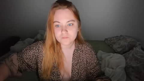 Snapshot of appleyummybuns chatting on May 2026 05:44:01 PM appleyummybuns online show from May 2026 05:44:01 PM