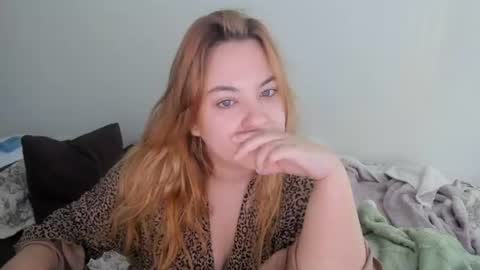 Snapshot of appleyummybuns chatting on July 2026 05:35:01 AM appleyummybuns online show from July 2026 05:35:01 AM