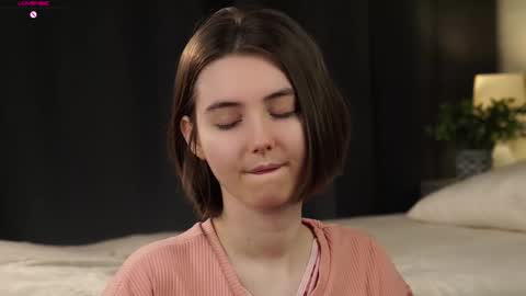 Snapshot of approche_toi_petite chatting on March 2026 01:39:01 PM Meghan online show from March 2026 01:39:01 PM